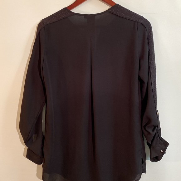 Dynamite - long sleeve, 1/2 zip blouse. Size XS - Picture 2 of 9